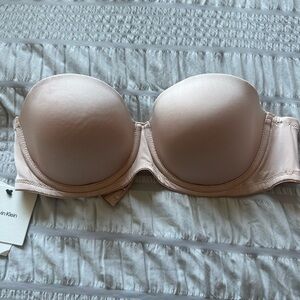 Calvin Klein Women's Beige Strapless Bra 34B